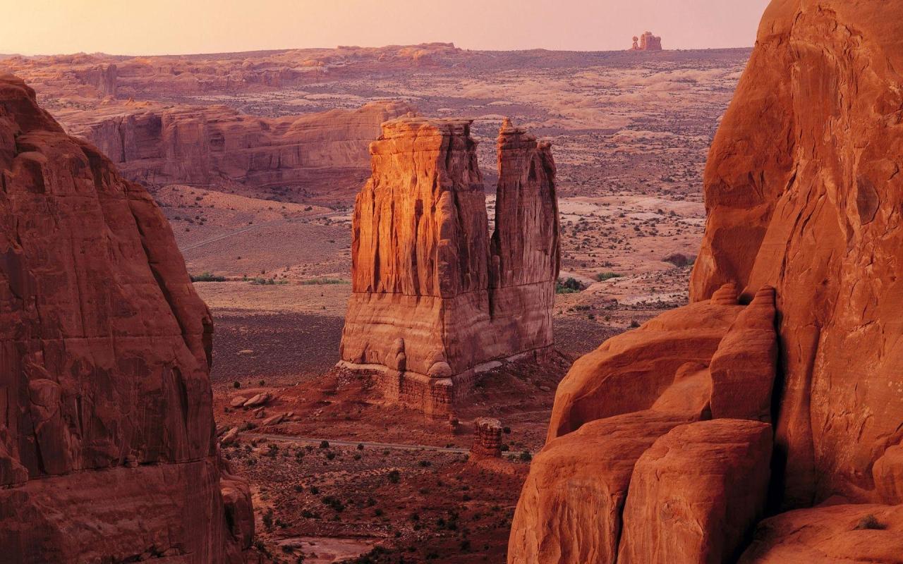 Courthouse Towers In Arches National Park Wallpaper And Stock Photo 1920x1200